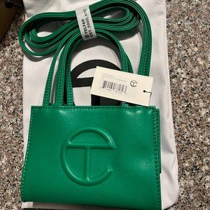 Small Telfar Bag in the color Greenscreen